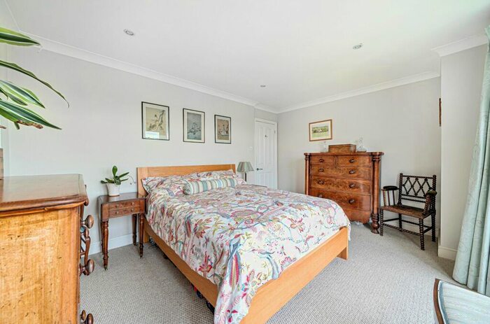 5 Bedroom Detached House For Sale In Wentworth Close, Barnham, PO22