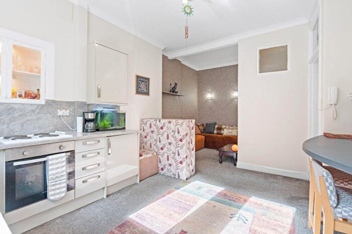 1 Bedroom Flat For Sale In / Rossie Place, Leith, Edinburgh, EH7