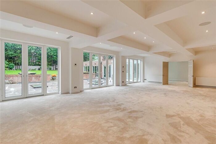 8 Bedroom Terraced House To Rent In The Biishops Avenue, Hampstead Garden Suburb, N2