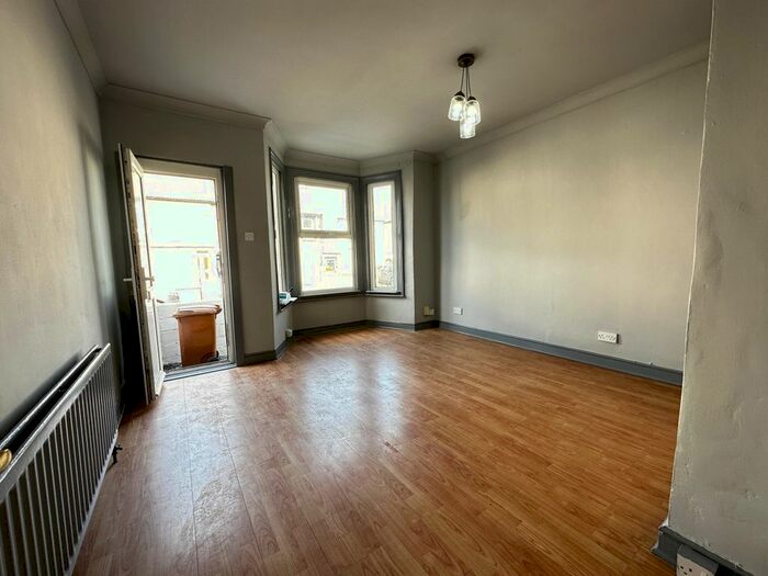 3 Bedroom Terraced House To Rent In Franklin Road, Gillingham, ME7