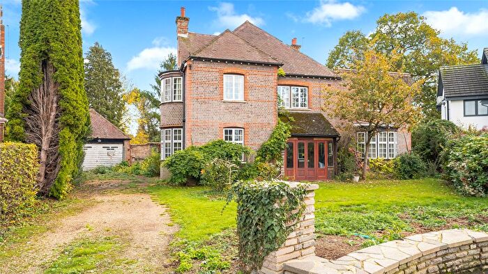 6 Bedroom Detached House For Sale In Garden Close, Watford, Hertfordshire, WD17