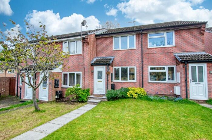 2 Bedroom Terraced House For Sale In Lynn Close, West End, Hampshire, SO18