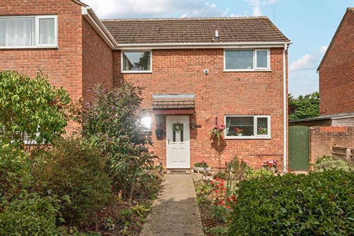 2 Bedroom Semi-Detached House For Sale In Carterton, Oxfordshire, OX18