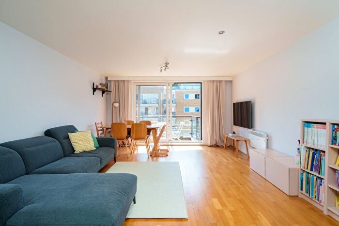 2 Bedroom Flat For Sale In Compass House, Smugglers Way, SW18