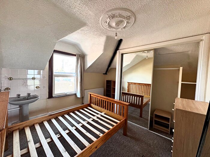1 Bedroom Flat To Rent In Manor Road, Bristol, BS7
