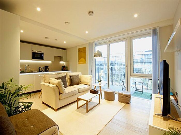 2 Bedroom Apartment To Rent In The Merchant Building, Wharf Road, London, N1