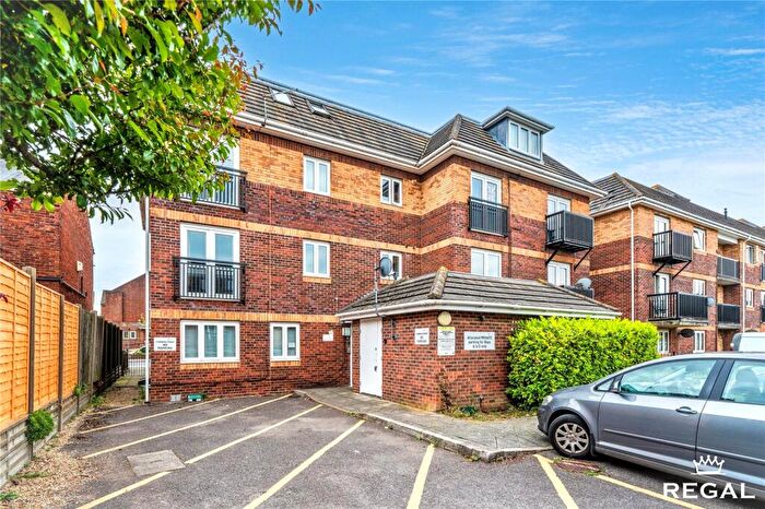 2 Bedroom Apartment For Sale In Shirley Road, Southampton, SO15