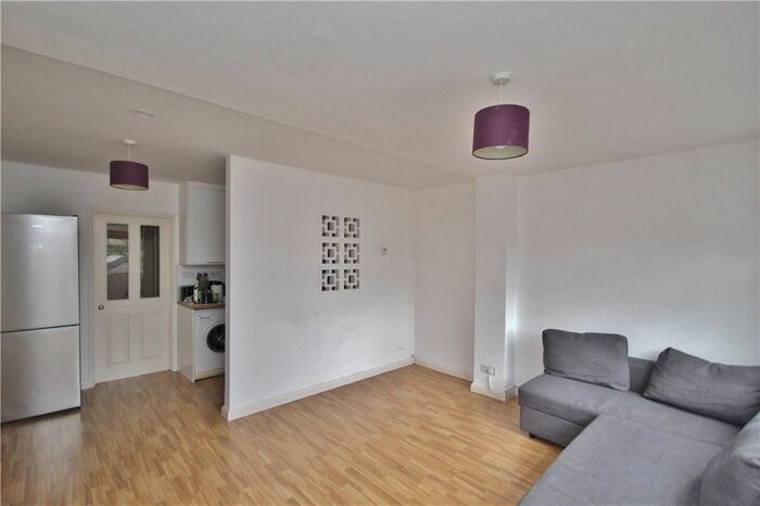1 Bedroom Flat To Rent In Addison Road, Guildford, Surrey, GU1