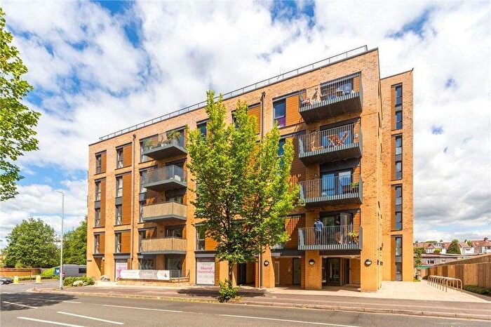 2 Bedroom Apartment To Rent In - Davigdor Road, Hove, BN3