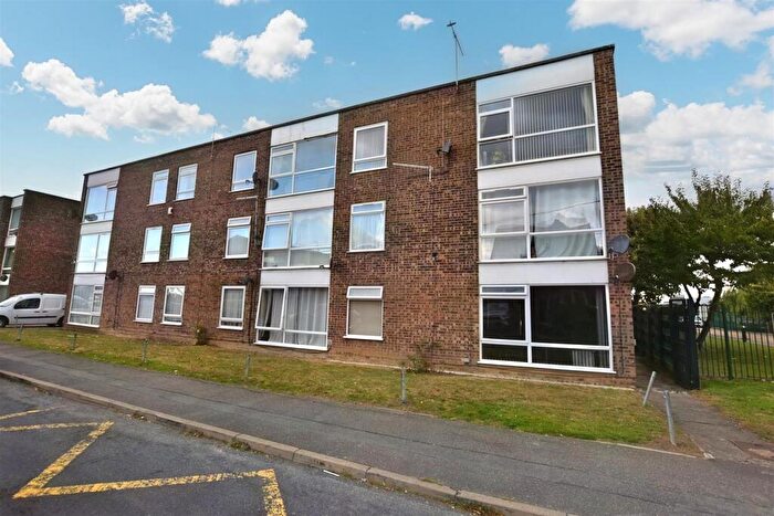 Terraced House To Rent In Apply Online Only - Mayflower Court May Avenue, Canvey Island, SS8