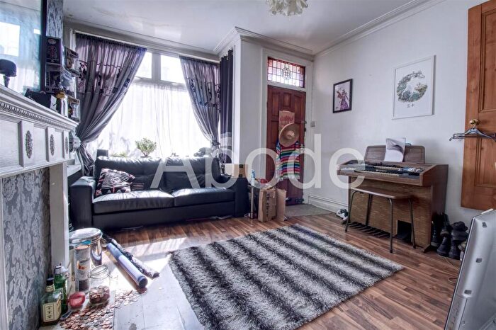 2 Bedroom House To Rent In Argie Road, Burley, Leeds, LS4