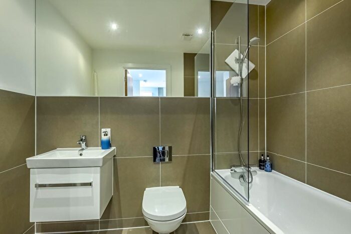 2 Bedroom Apartment To Rent In Northumberland House, Sutton, SM2