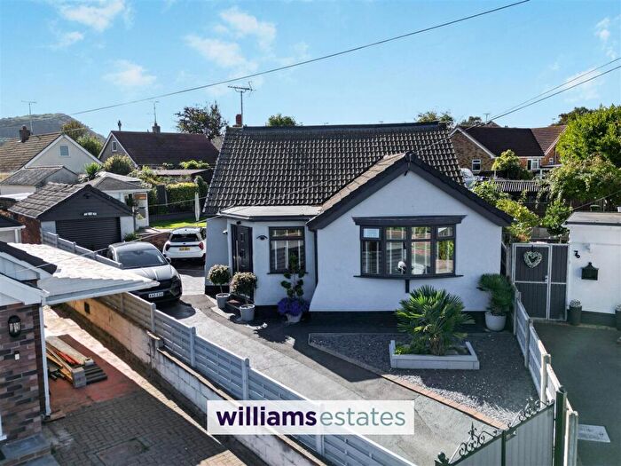 3 Bedroom Detached Bungalow For Sale In Salisbury Drive, Prestatyn, LL19