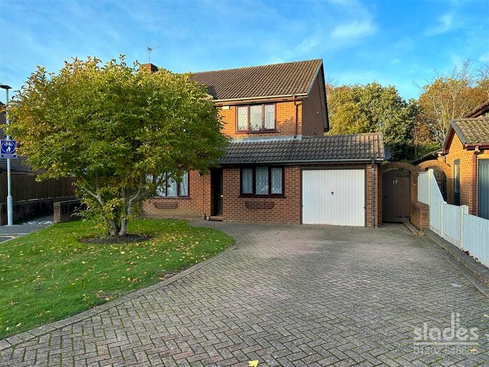 4 Bedroom Detached House To Rent In Vine Farm Close, Talbot Village, Poole, BH12