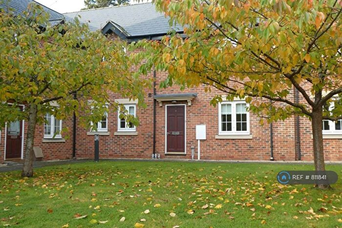 2 Bedroom Flat To Rent In High Street, Brackley, NN13