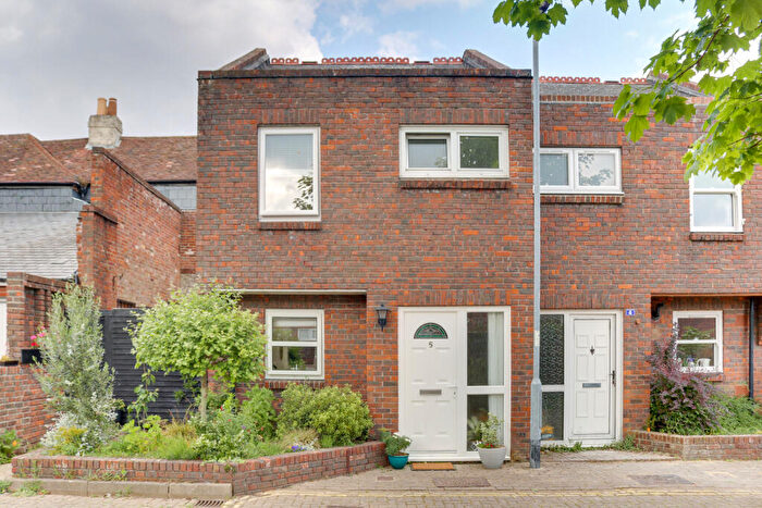 2 Bedroom End Of Terrace House For Sale In Halfpenny Lane, Old Portsmouth, PO1