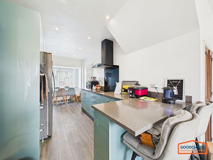 5 Bedroom Detached House For Sale In Willows Road, Shelfield, WS4