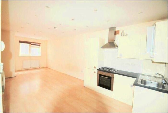 Studio To Rent In Finchley Road, Temple Fortune, NW11