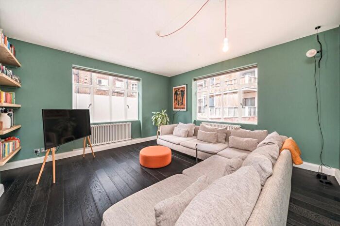 3 Bedroom Flat To Rent In Shore Road, Hackney, E9