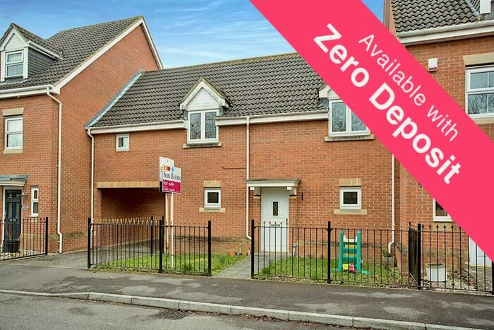 2 Bedroom Maisonette To Rent In Stag Drive, Hedge End, SO30