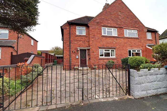 3 Bedroom Semi-Detached House For Sale In Greensome Lane, Stafford, ST16