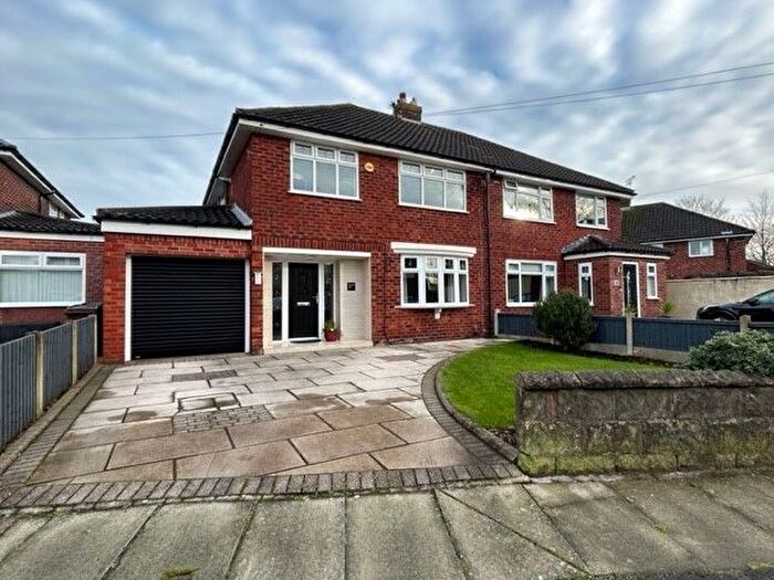 3 Bedroom Semi Detached House For Sale In Ridgeway Drive, Lydiate, L31