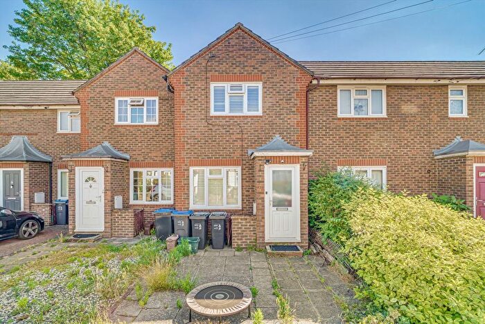 1 Bedroom Flat To Rent In Chase Side Avenue, Wimbledon Chase, SW20