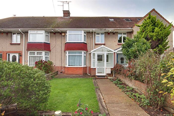 3 Bedroom Terraced House To Rent In Goldsmith Road, Worthing, BN14
