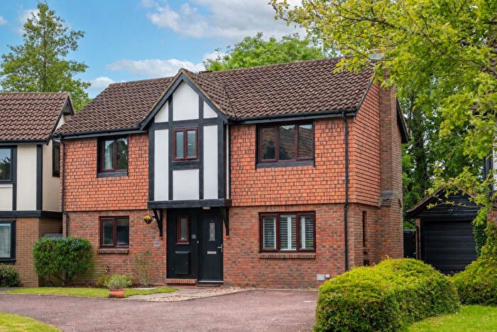 4 Bedroom Detached House For Sale In The Fieldings, Horley, RH6