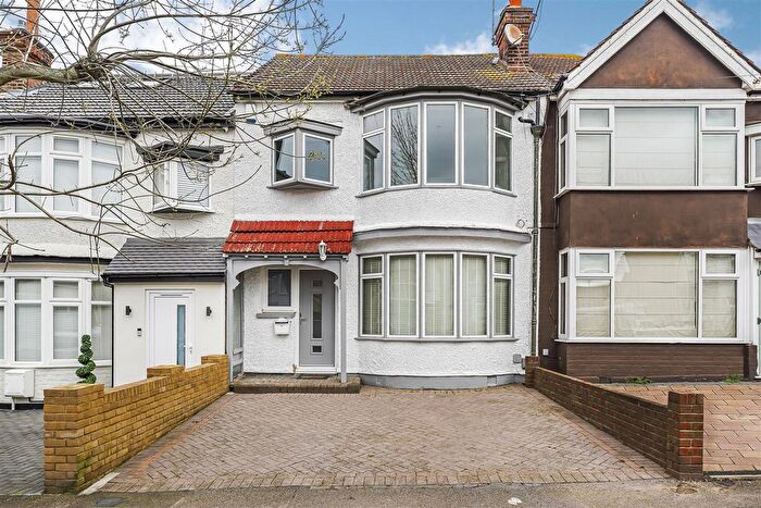 3 Bedroom Terraced House For Sale In Albert Avenue, Chingford, E4