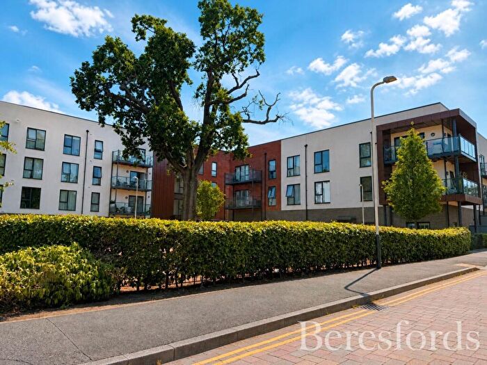 1 Bedroom Apartment For Sale In Wildcary Lane, Romford, RM3