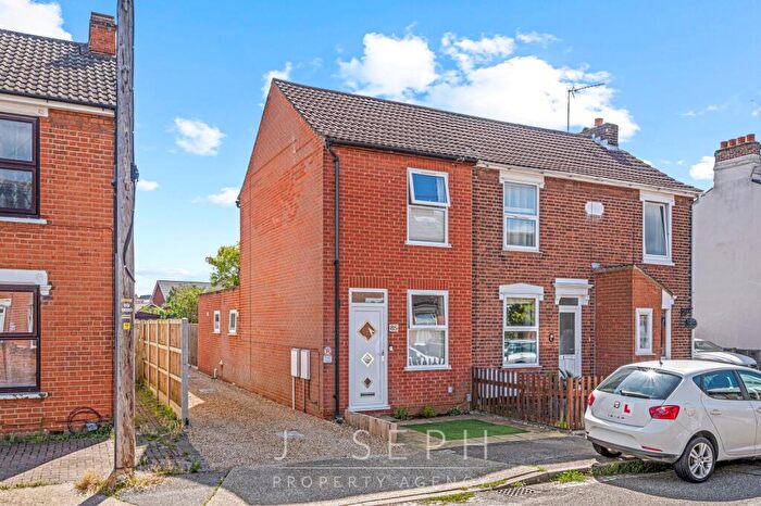 2 Bedroom End Of Terrace House For Sale In Dover Road, Ipswich, IP3