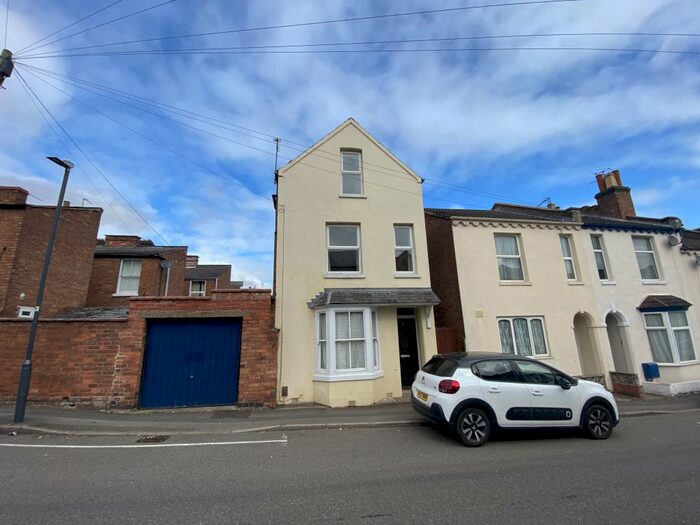 4 Bedroom Detached House To Rent In Ranelagh Terrace, Leamington Spa, CV31