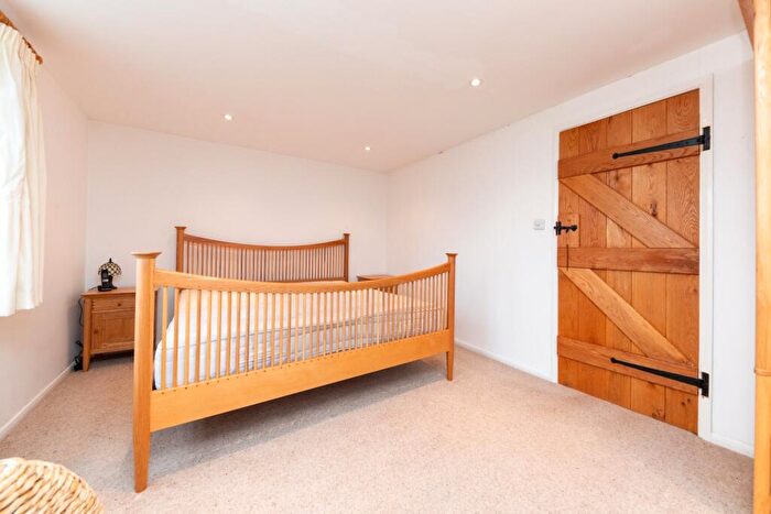 3 Bedroom Semi-Detached House For Sale In Welwyn, Hertfordshire, AL6