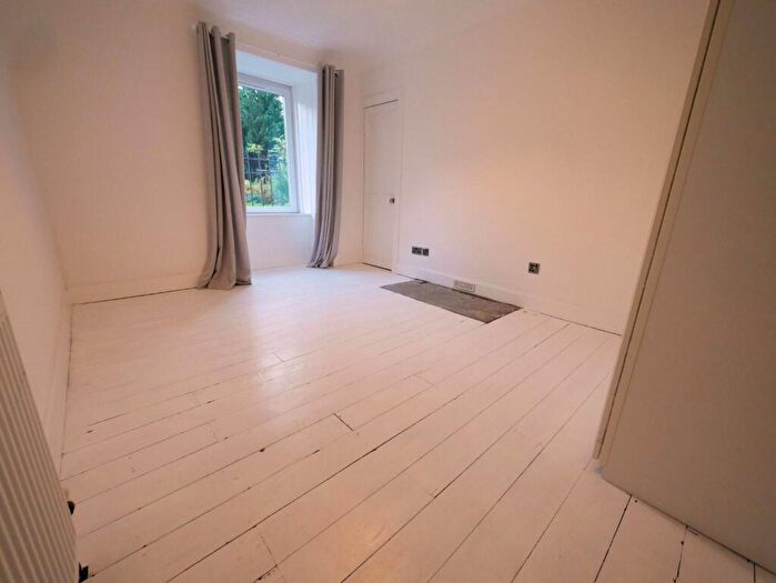 1 Bedroom Flat To Rent In Madeira Place, Leith, Edinburgh, EH6