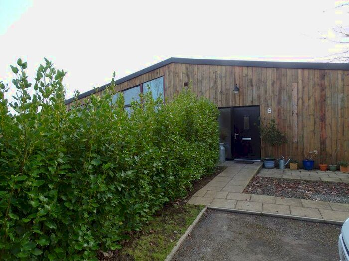 3 Bedroom Barn Conversion To Rent In Polmear Hill, Par, PL24