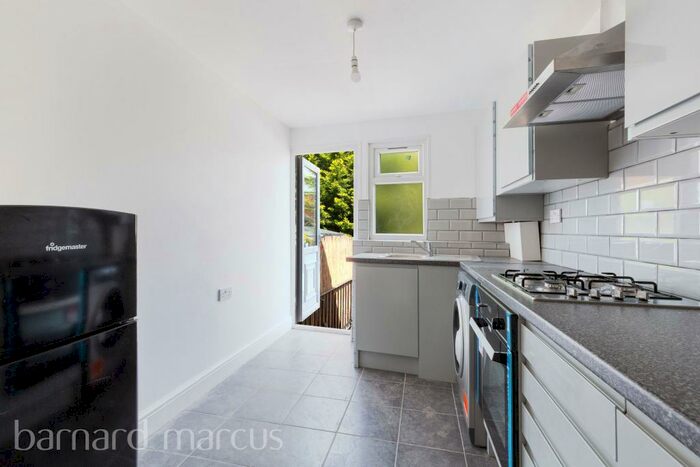 3 Bedroom House To Rent In Upper Richmond Road West, London, SW14