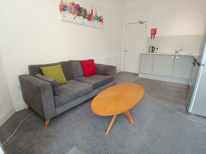 2 Bedroom Flat To Rent In Leith Walk, Leith, Edinburgh, EH6
