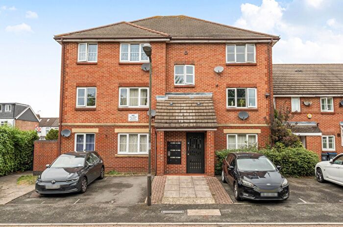 1 Bedroom Flat For Sale In Pearce Close, Mitcham, CR4
