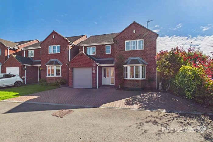 4 Bedroom Detached House For Sale In Farm Close, Hilton, DE65