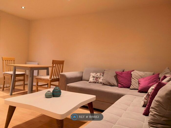 1 Bedroom Flat To Rent In Rambler Court, London, NW4