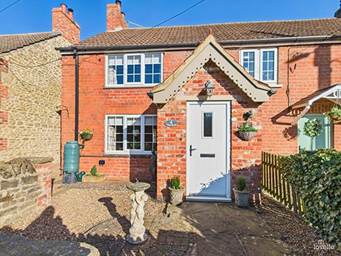 2 Bedroom Cottage For Sale In Old Row, Coleby, DN15