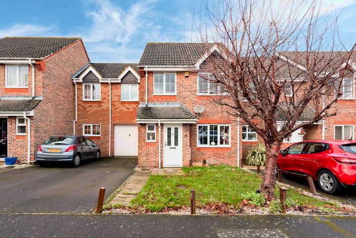 4 Bedroom Property To Rent In Manor Crescent, Epsom, KT19