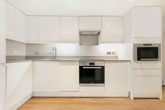 1 Bedroom Flat To Rent In Crookham Road, Parsons Green, London, SW6