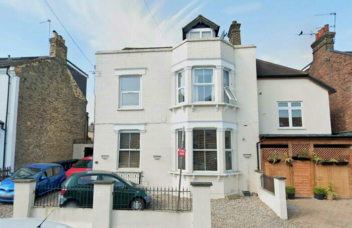 1 Bedroom Flat To Rent In Parkhurst Road, London, N11