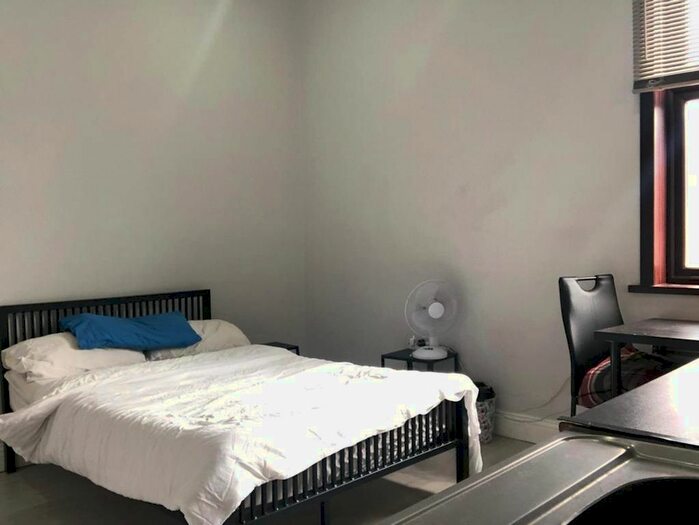 Studio To Rent In High Road, London E10