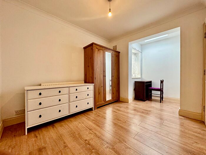 4 Bedroom Semi-Detached House To Rent In Hampden Road, Harrow, HA3
