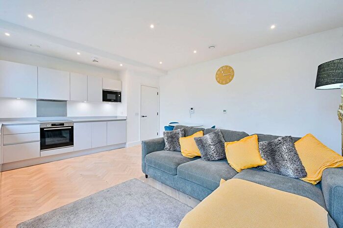 1 Bedroom Flat For Sale In Oldham Terrace, Acton, London, W3