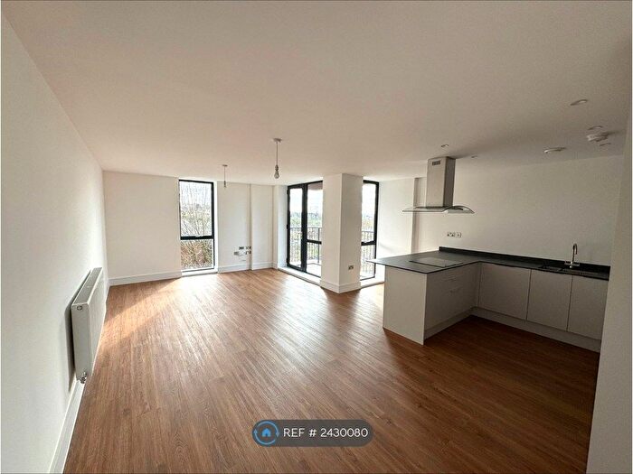 2 Bedroom Flat To Rent In Broma Place, Bristol, BS5