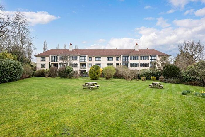 3 Bedroom Flat For Sale In Christ Church Mount, Epsom, KT19